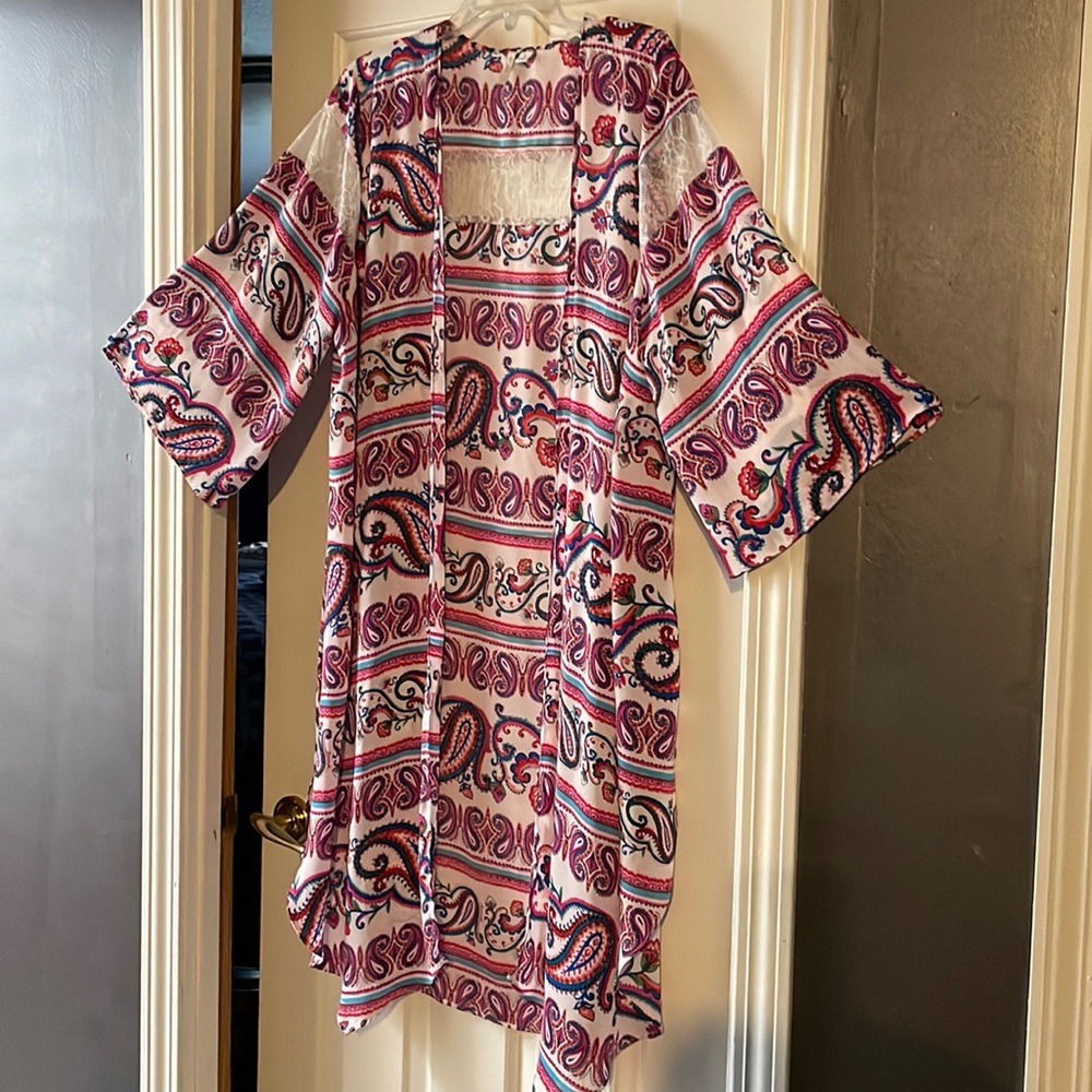 Woman’s print kimono by Catos